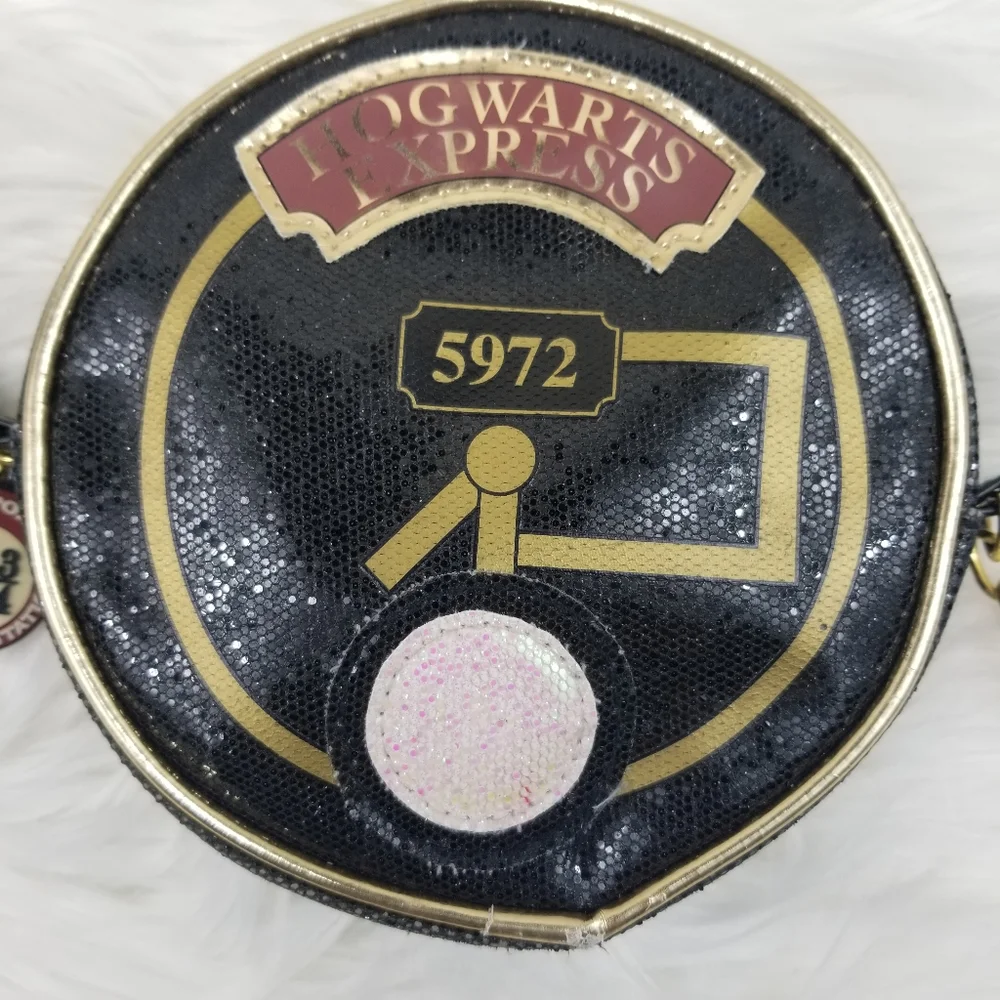 Harry Potter round crossbody purse 9 1/2 - Picture 3 of 8